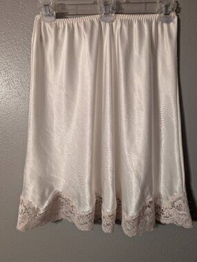 Vintage Oscar de la Renta Lingerie Half Slip Ivory Lace Trim ILGWU USA Large 19"